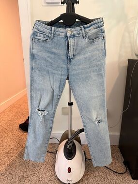 Light Wash Distressed Crop Jeans